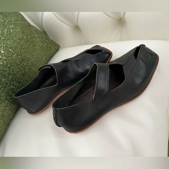 Cydwoq Black Leather Flat Shoes – EU 36 (Fits US 6.5) - Picture 4 of 10